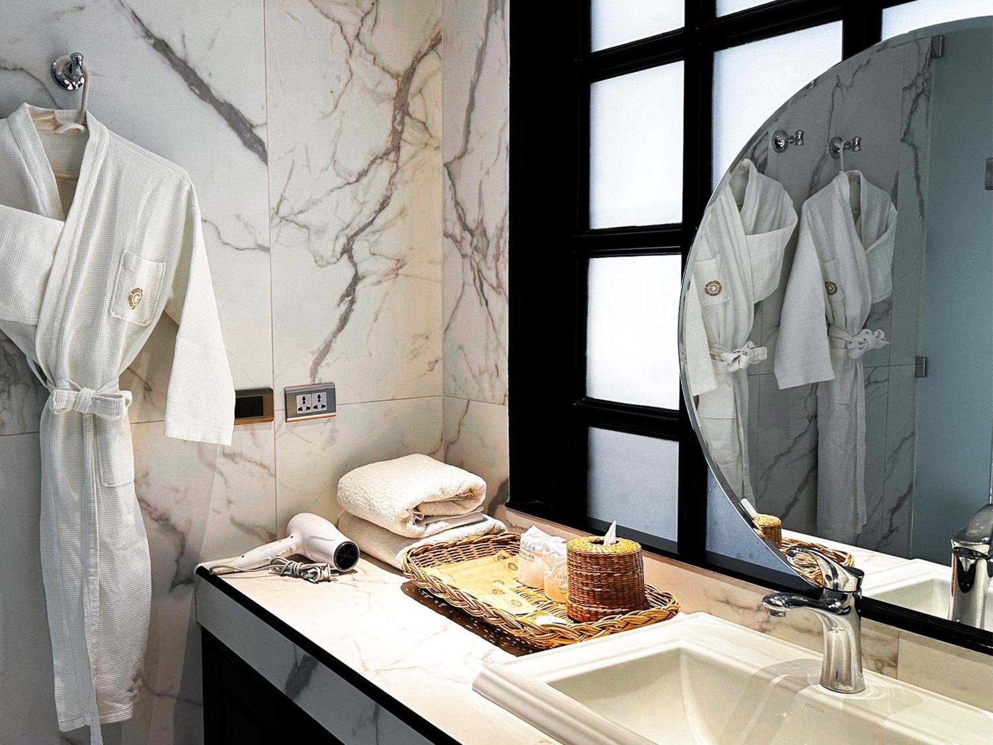 Glory Boutique Suites 清迈古城荣耀精品酒店 치앙마이 외부 사진